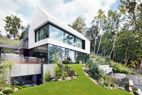 Ilustračná fotografia rodinného domu s výhľadom na prírodu