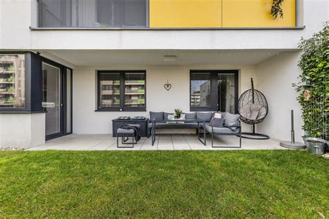 moderný byt s predzáhradkou