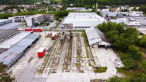 Stavebná parcela s materiálom