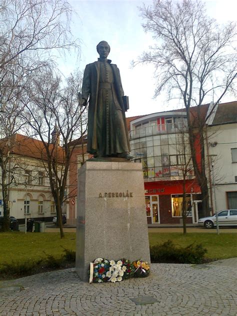 Socha Antona Bernoláka na Slanickom ostrove