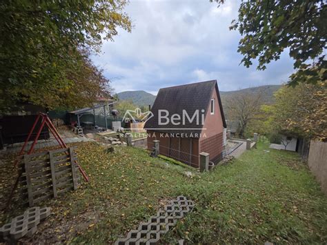 Rekreačný pozemok v horskej oblasti s výhľadom