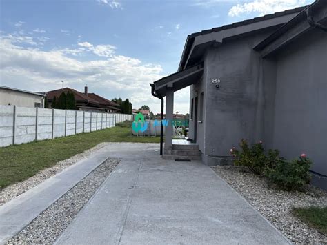 Rodinný dom v Turanoch s priestrannou záhradou