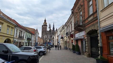 Ulica Ľ. Podjavorinskej v centre mesta