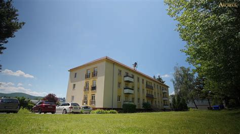 Tehlový bytový dom