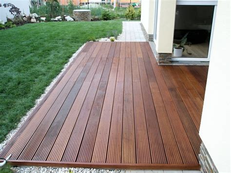 Porovnanie materiálov na terasu: Drevo, WPC, Dlažba