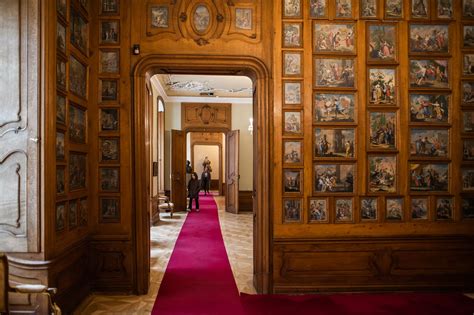 Interiér Barborinho paláca s umeleckou inštaláciou