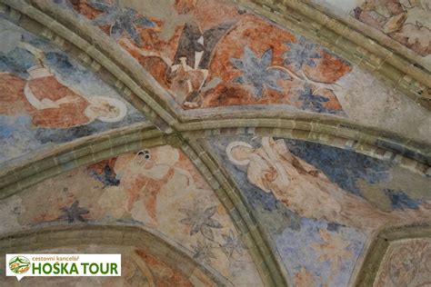 Detail fresky s rybami na strope Koniarne