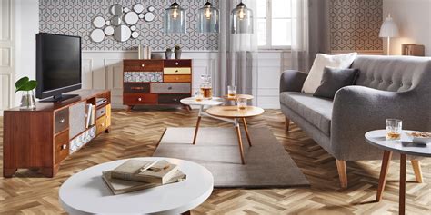 Retro obývačka s farebnými akcentmi