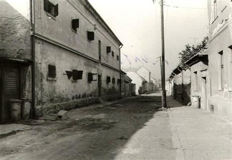 Fotografia ulice alebo sídliska pomenovaného po Tiborovi Csurovi vo Veľkej Blh