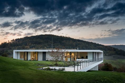 Rodinný dom na svahu s výhľadom