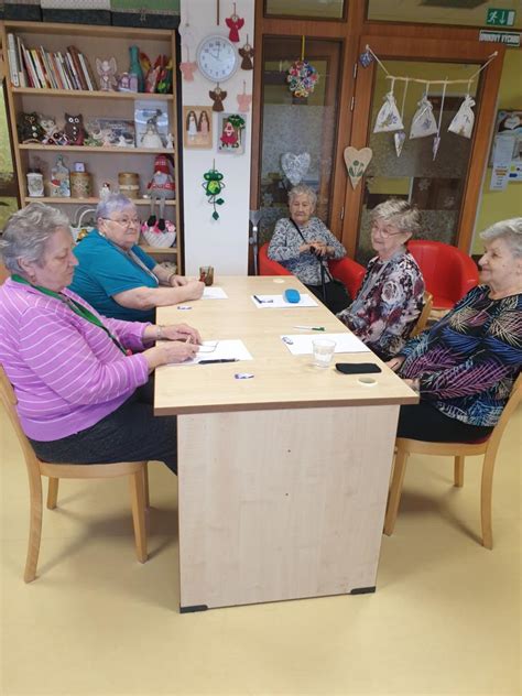 Interiér zariadenia pre seniorov s dôrazom na komunitný život