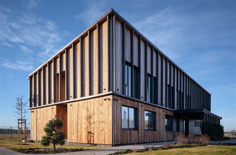 Rekonštrukcia stodoly vo Švajčiarsku s dôrazom na zachovanie fasády