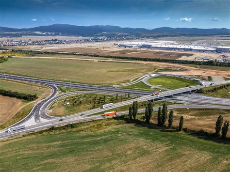 Fotografia zrekonštruovaného úseku cesty v regióne Turiec