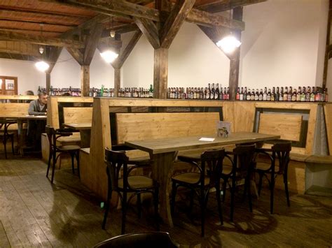 Interiér tradičnej vinnej pivnice v Sebechleboch