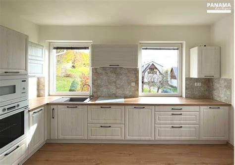 provensálska kuchyňa s levanduľou