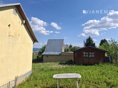 Murovaná záhradná chatka