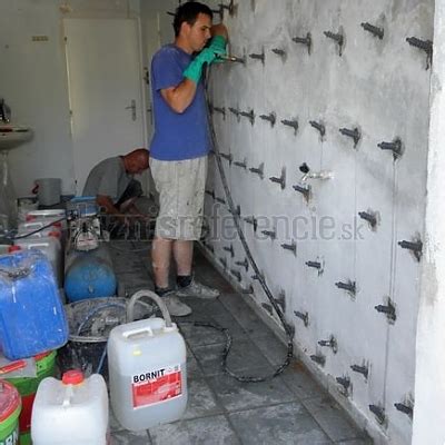 Ilustrácia vlhkých stien s plesňou