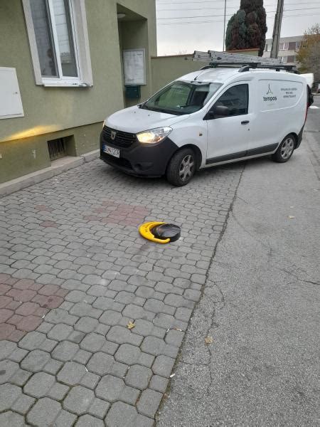 Ilustrácia automatickej parkovacej zábrany na jednotlivom parkovacom mieste