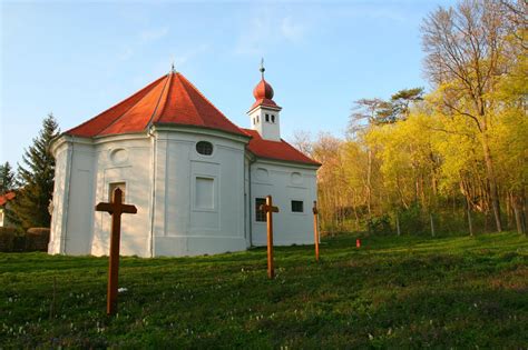 Pohrebná kaplnka sv. Anny v Senici