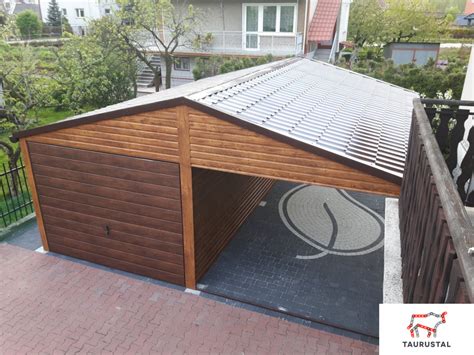 Vizualizácia plechovej garáže v dekore dreva s moderným dizajnom