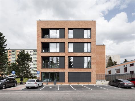 Polyfunkčný dom Topoľčianska fasáda