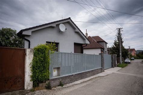 Diagram znázorňujúci vlastnícke vzťahy ku garážovému stojisku