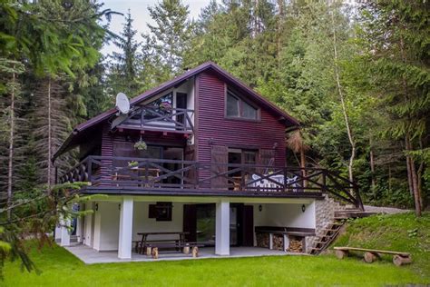 Ilustračná fotografia chaty v lese