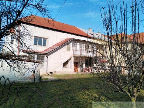 Historická vilka pod hradom Beckov
