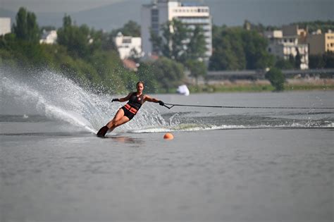 Koláž fotografií zobrazujúcich rôzne aktivity v regióne Liptova (lyžovanie, turistika, vodné športy)