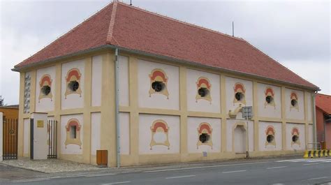 Obnova drevenej sýpky vo Vlkolínci