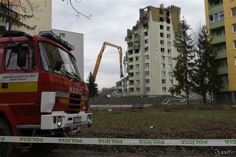 Záchranné práce po výbuchu bytovky v Prešove