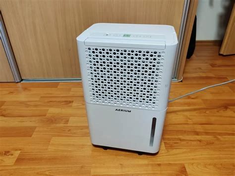 Ilustrácia správnej údržby odvlhčovača