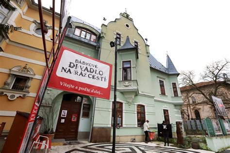Bábkové divadlo na Rázcestí
