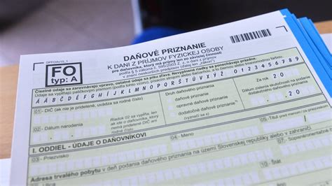 Ilustračná fotografia registračnej karty alebo formulára na daňovom úrade.