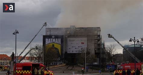 Stavenisko historickej budovy pod dohľadom