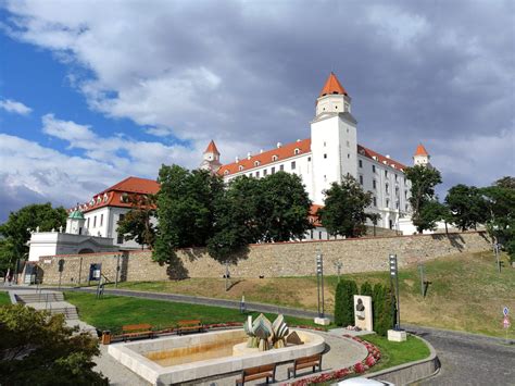 Panorama Piešťan s riekou Váh