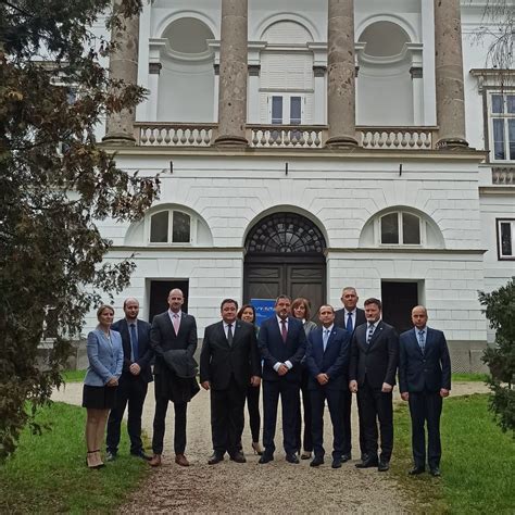 Umelecká interpretácia historických scén súvisiacich s prostitúciou