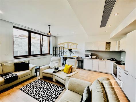 Moderný 3-izbový byt v centre mesta s balkónom