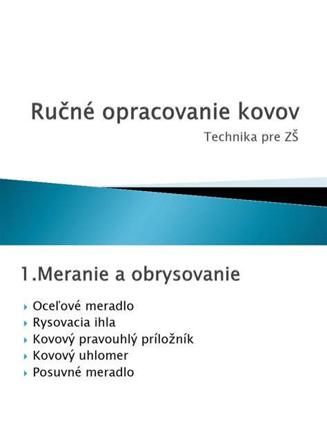 Ručné opracovanie dreveného trámu sekerou