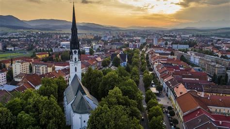 Panoramatický výhľad na Spišskú Novú Ves s dominantou Kostola Nanebovzatia Panny Márie