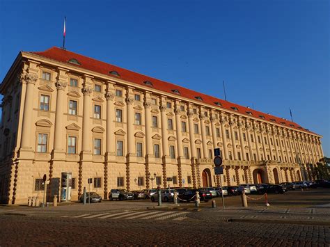 Černínský palác z Loretánského náměstí
