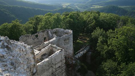 Rekonštrukčné práce na hradbe