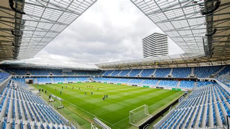 Slovenský futbalový štadión pred rekonštrukciou