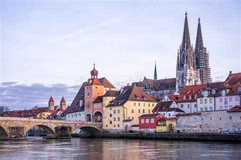 Panorama mesta Regensburg s Dunajom