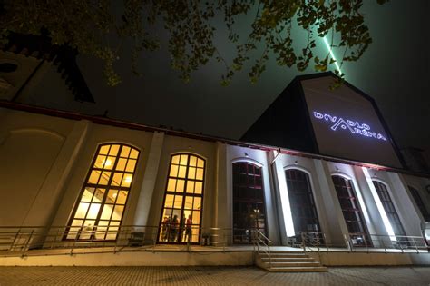 Rekonštruovaná fasáda Divadla Aréna v Bratislave