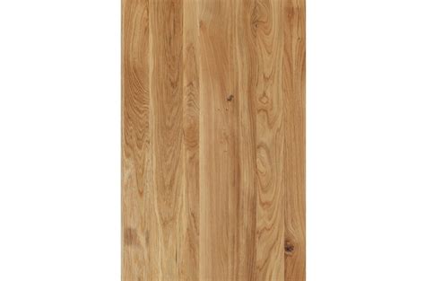 Dubové drevo s výraznou kresbou