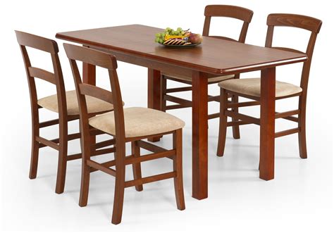 Drevený jedálenský stôl so stoličkami