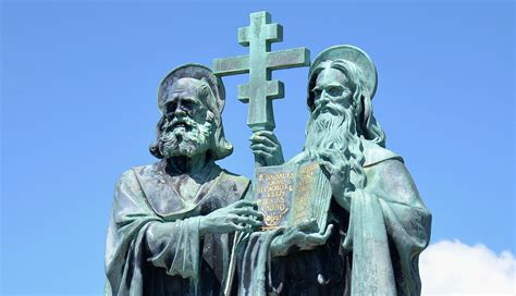 Sochy sv. Cyrila a Metoda