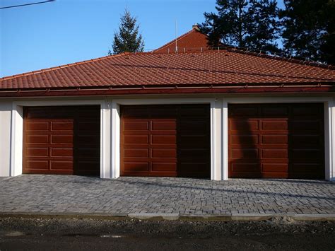 Ilustrácia rôznych typov západiek pre garážové brány