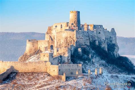 Pohľad na majestátny slovenský hrad